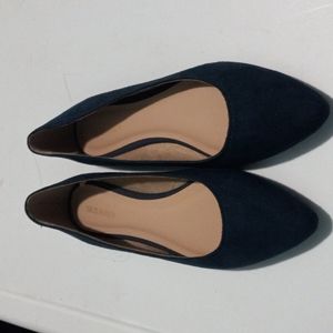 Navy blue flats